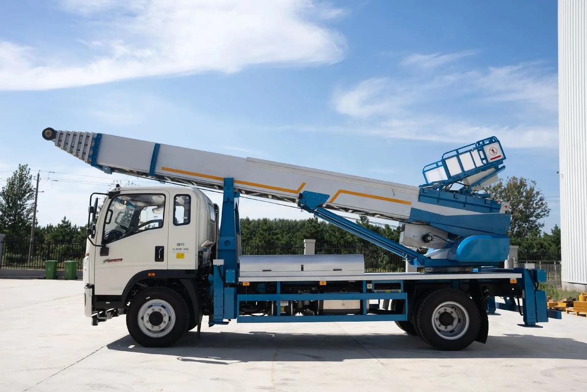 安阳云梯上料车租赁费用